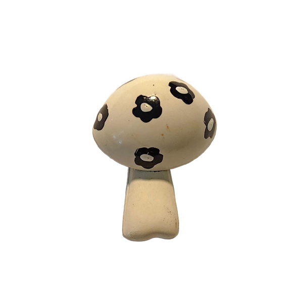 Vintage Black and White Toadstool Mushroom Brooch - Picture 1 of 10